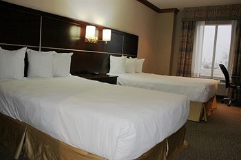 Woodbine Hotel & Suites