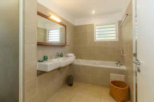 Agates - Belle Villa Avec Vue Mer � Bellepierre