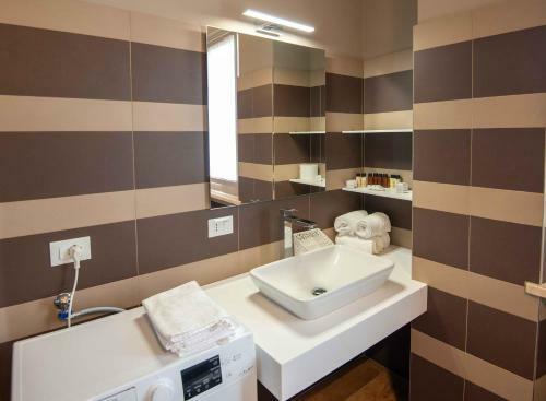 Sirmio Apartments - Narnia Stay