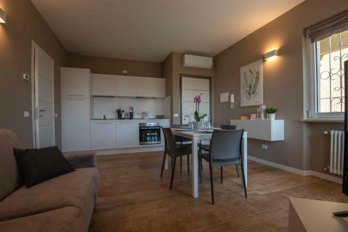 Sirmio Apartments - Narnia Stay