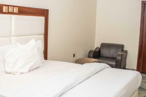 Rendezvous Hotel And Lounge