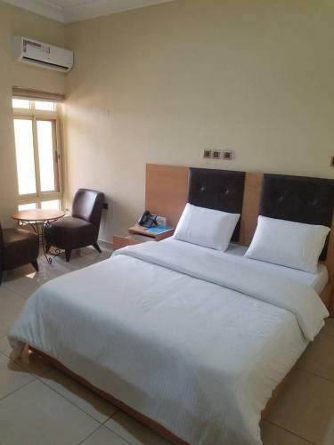 Hotel Ayaakaje Guest House