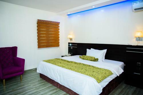 Hotel White Vill Hospitality And Homes