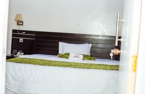 Hotel White Vill Hospitality And Homes