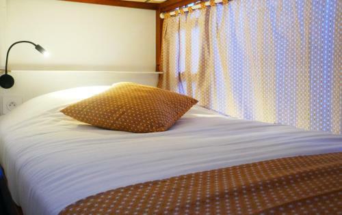 Bed & Breakfast Les Baroudeurs Hostel