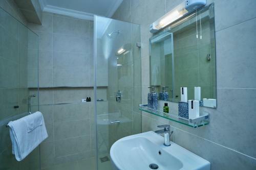 Hotel Takimu Villas