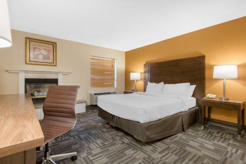 Hotel Highwayman Inn & Conference Centre
