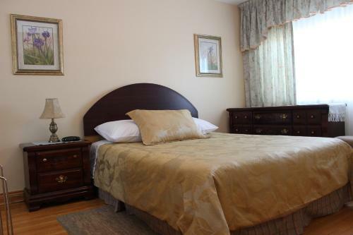 Petryla Estates Furnished Toronto Apartments