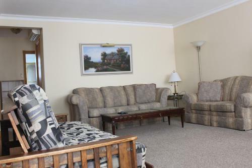 Petryla Estates Furnished Toronto Apartments
