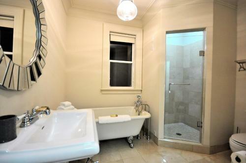 Hotel Bannerman Park Suites