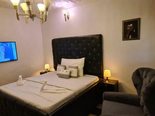 Palais Royale Hotel & Suites