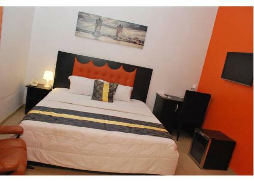 Palais Royale Hotel & Suites