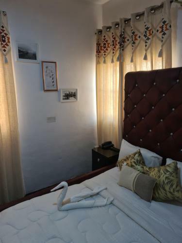 Palais Royale Hotel & Suites