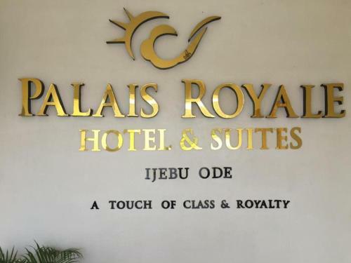 Palais Royale Hotel & Suites