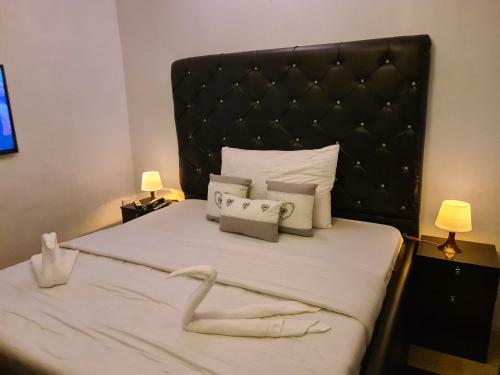 Palais Royale Hotel & Suites