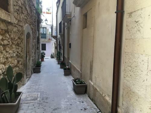 Sunny Holiday Apartment - Ortigia