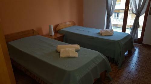 Bed & Breakfast Dreams Room