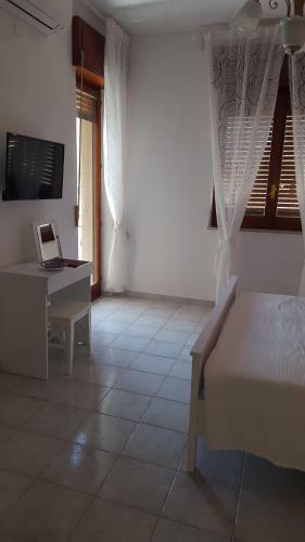 Bed & Breakfast Dreams Room