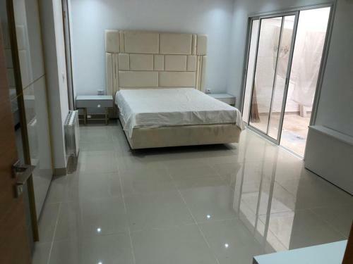 Villa S+3 Avec Piscine La Marsa