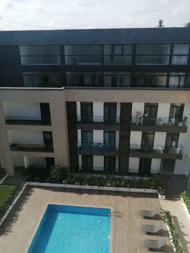 Two Bedroom Duplex Apartment At Embassy Gardens