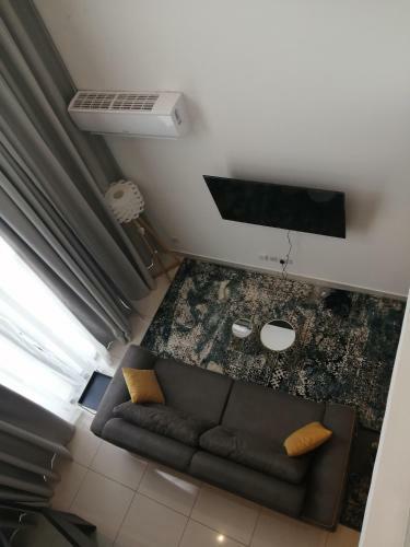 Two Bedroom Duplex Apartment At Embassy Gardens