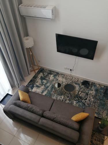 Two Bedroom Duplex Apartment At Embassy Gardens