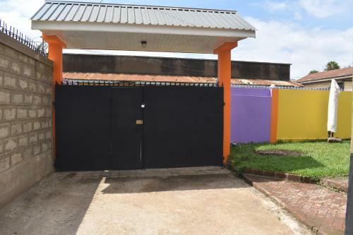 Hostal On My Way Hostel Arusha