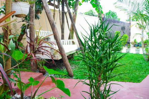 Bed & Breakfast Banana House