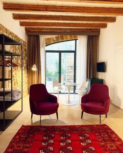 Isabella Di Castiglia Apartments