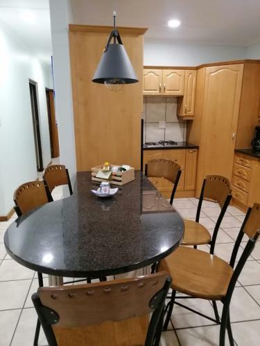 Travellers Treat - Luxurious 6 Sleeper House 5min From The Beach!