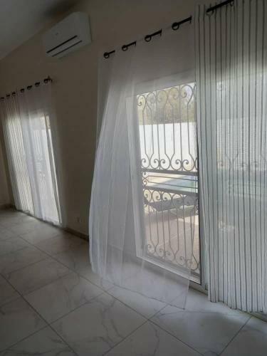 Villa Belle Et Spacieuse � Saly Joseph