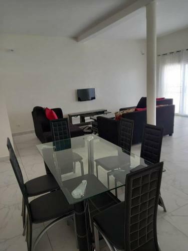 Villa Belle Et Spacieuse � Saly Joseph