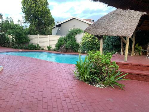 Hostal Brackendowns Guest Star