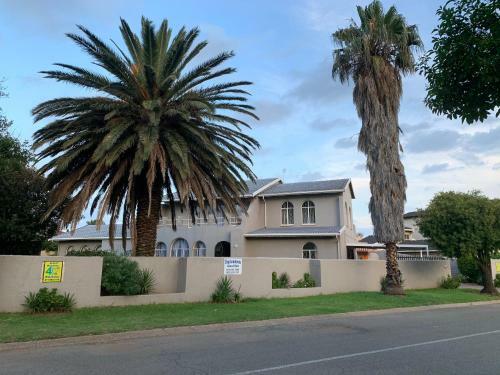 Hostal Brackendowns Guest Star