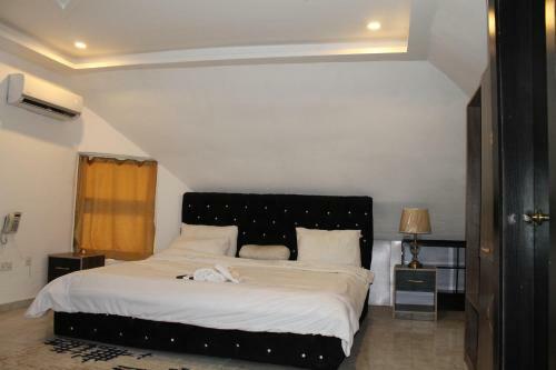 Keqs Hotel