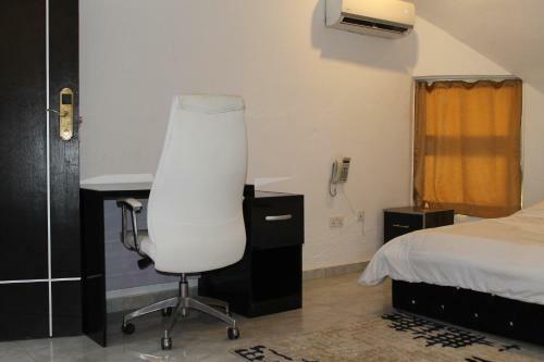 Keqs Hotel