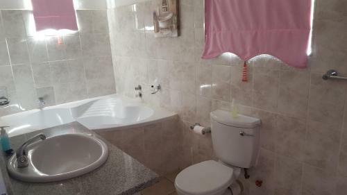 Hostal Sondela Bed & Breakfast