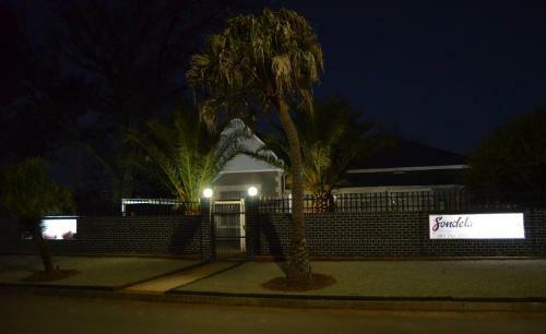 Hostal Sondela Bed & Breakfast