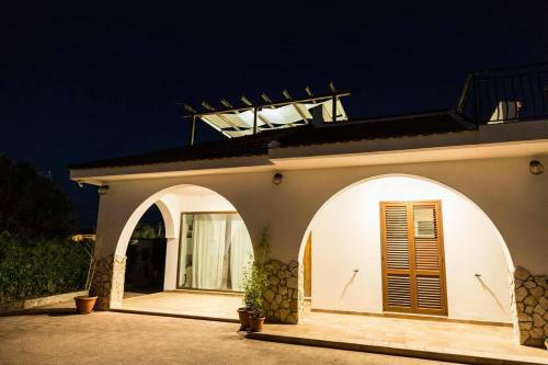 Manta Bianca Villa Siracusa Sicily Plemmirio...