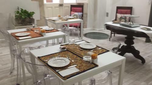 Bed & Breakfast Arch�