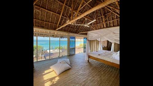 Hostal Room In Bb - Rock And Sea Resort,baobab Suite