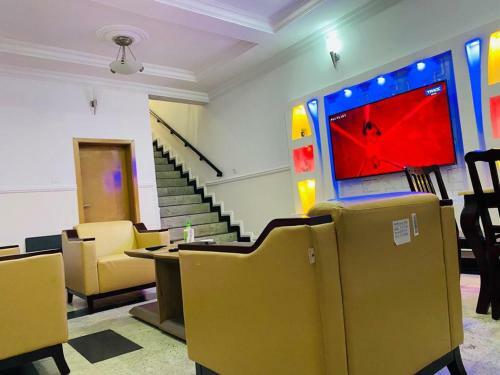 Lovely 3 Bedroom Duplex Apartment