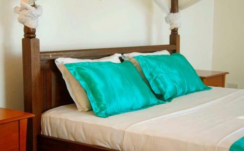 Stay.plus Almasi Beachfront Apartments