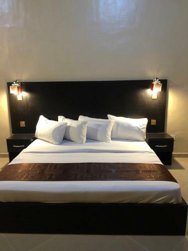 Posh Apartments Business Hotel
