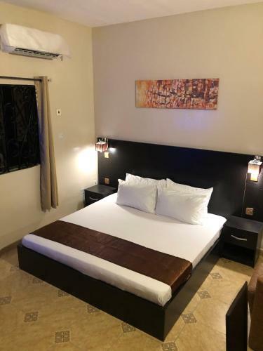 Posh Apartments Business Hotel