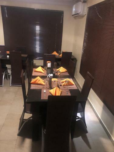 Posh Apartments Business Hotel