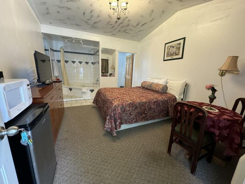 Holiday Motel