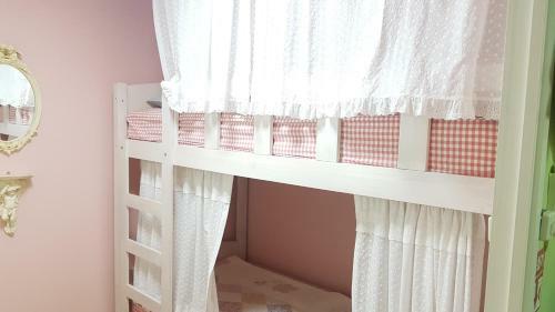 Hostal Geranium Ladies Guesthouse