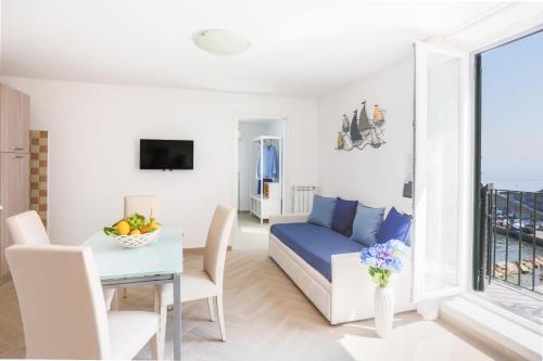 Sea View Apartment In Marina Grande