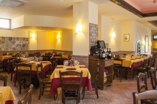 Leone Rosso Apartments